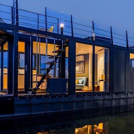 Hotel en barco Jacuzzi & Relax On Greyhouseboat *